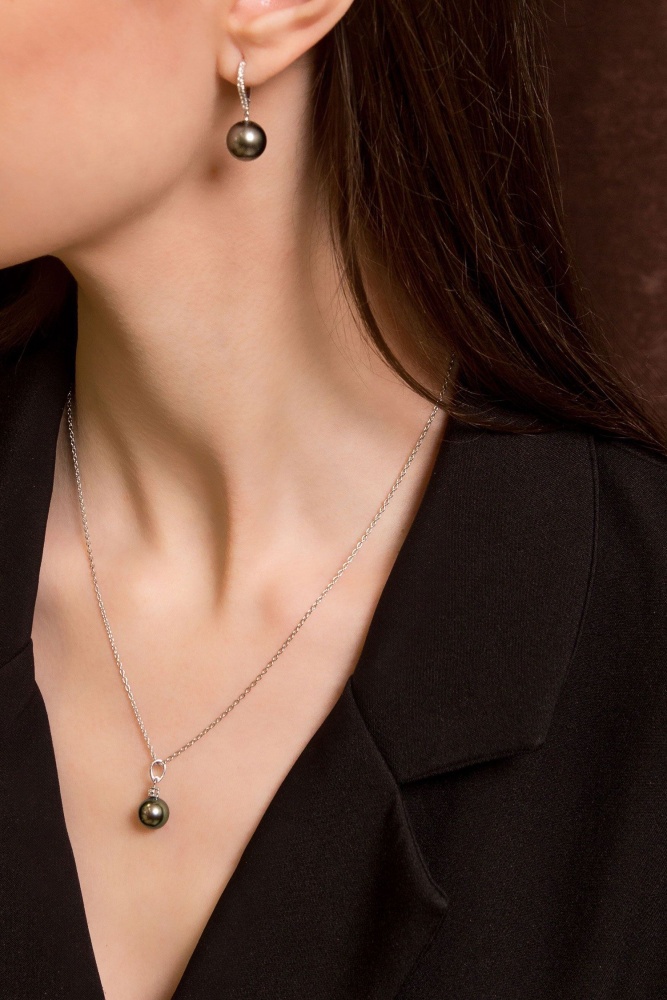 Серьги Mikimoto коллекция 2022-2023